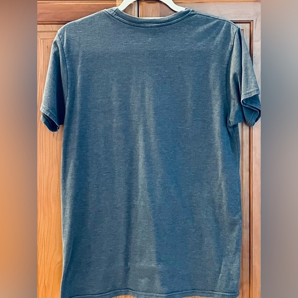 MICHIGAN UNIVERSITY FOOTBALL T-SHIRT—MENS SMALL—NICE CONDITION/ NO FLAWS 💙💛 - Picture 5 of 10